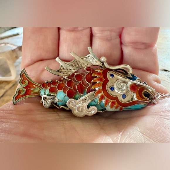 Stunning large Antique Sterling and enamel Articulated Fish Pendant Necklace - Picture 9 of 9